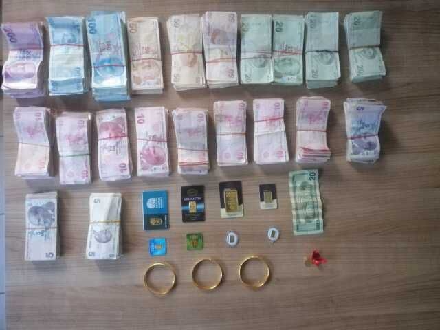 İçinde 400 bin lira olan parayı çöpe attılar bakın sonra nerede bulundu