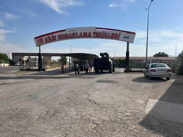 Terör örgütü YPG/PKK mensuplarınca atılan roketler Kilis'te sınır bölgesine düştü