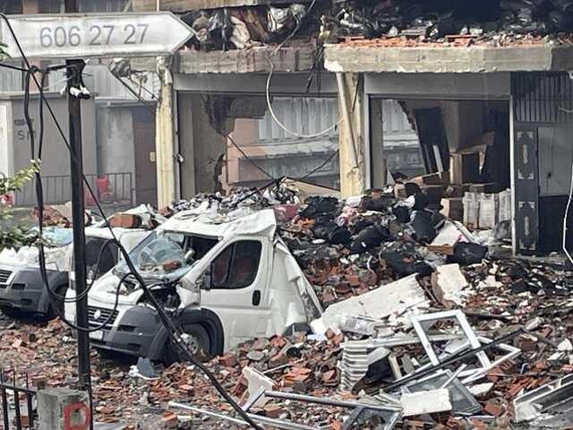 44 saat geçti, fabrika hala söndürülemedi! Üstüne üstlük yardıma giden su tankeri de kaza yaptı