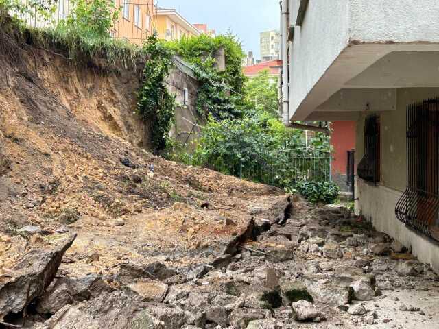 Görüntü Ankara metrosundan! İstasyon şelaleye döndü, yolcular apar topar tahliye edildi