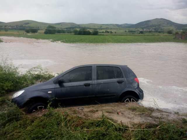 Bursa'da Sağanak Yağış ve Su Baskınları