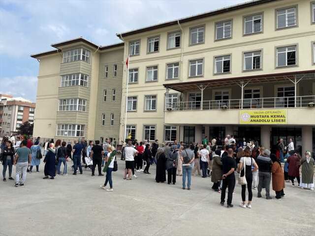 Son Dakika! Yükseköğretim Kurumları Sınavı'nın ikinci oturumu olan AYT başladı