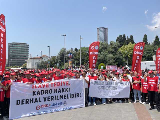 GENEL-İŞ üyeleri İstanbul belediyelerinde iş bıraktı