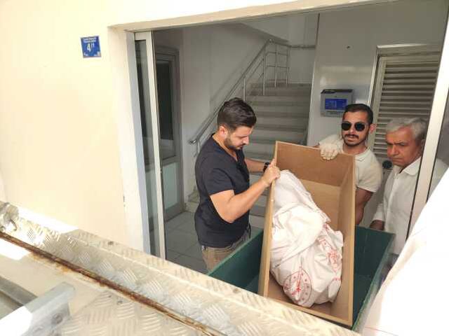 Hayatını kaybeden bebekteki izleri gören sağlık çalışanları hemen polislere haber verdi! 2 kişi gözaltında