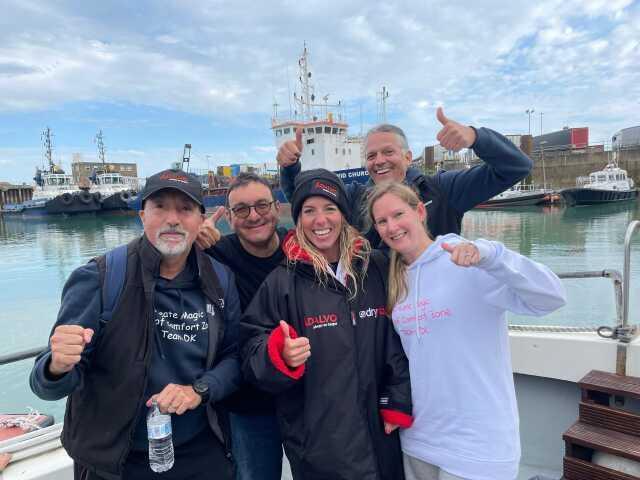 Deniz Kayadelen, Manş Denizi'ni yüzerek geçen 5. Türk kadını oldu