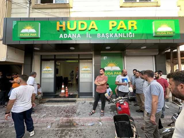 HÜDA PAR Adana İl Başkanlığı Saldırısı Sonrası Şüphelinin Evi Saldırıya Uğradı
