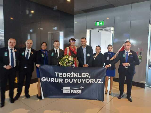 Dünya şampiyonu milli okçu Mete Gazoz, ülkeye döndü: Yeni hedefimiz 2024 Paris Olimpiyat Oyunları'nda şampiyon olmak