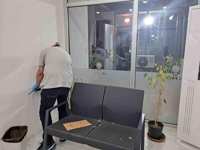 AK Parti Muğla il binasına taşlı saldırı düzenlendi