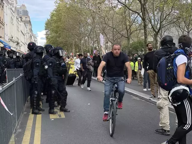 Fransa'da Irkçılık ve Polis Şiddeti Karşıtı Gösteriler