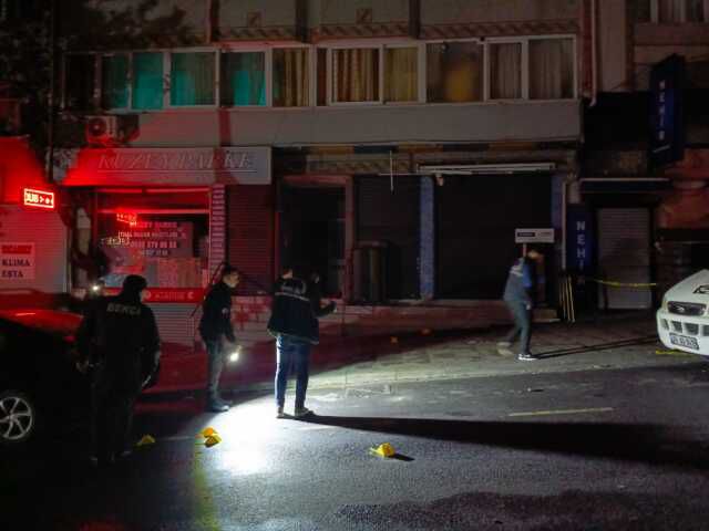 Eğlence kulübüne kurşun yağdırıp kaçtılar! Mermilerin isabet ettiği çalışan hayatını kaybetti