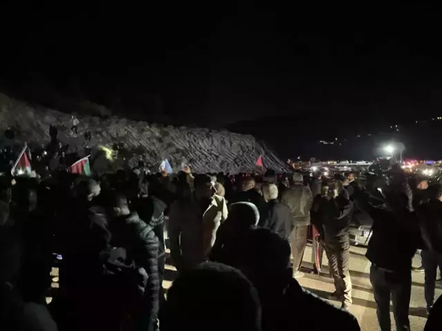 Malatya'da İsrail protestosu sırasında bir grup Kürecik Radar Üssü'ne gitmek istedi