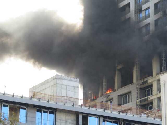Ataşehir'deki İnşaatta Yangın Çıktı