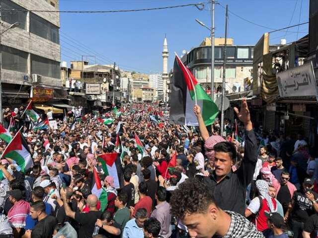 Dünyanın dört bir yanından Filistin'e destek! Binlerce kişi cadde ve meydanları doldurdu