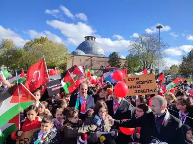 Konyalı çocuklar, Filistinli akranları için gökyüzüne balon uçurdu