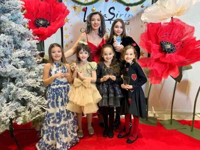 Ekranların minik yıldızları Çocuk Ödül Gecesi'nde ödüllerini aldı