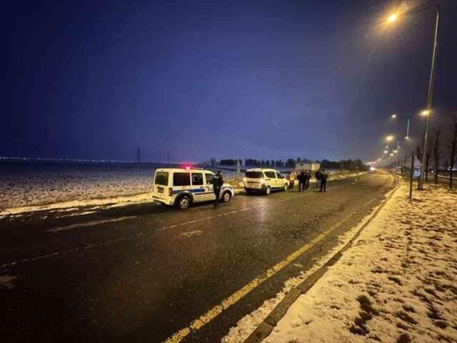 Sevgilisinden 'karım' mesajı alan kadın seyir halindeki araçtan atladı