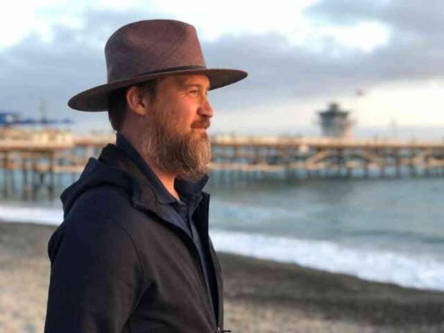 ALS hastalığıyla mücadele eden dünyaca ünlü oyuncu Kenneth Mitchell hayatını kaybetti