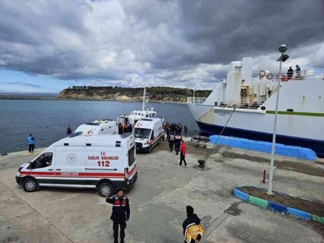 Çanakkale'de mülteci botu battı! 2'si bebek 16 kişi hayatını kaybetti
