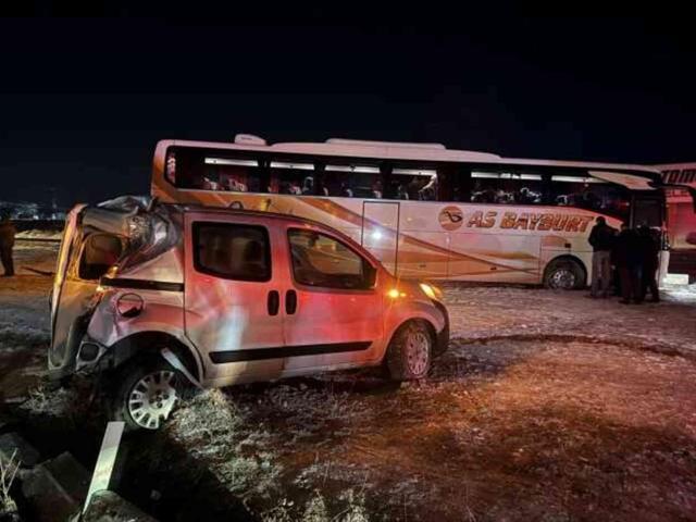 Nevşehir'de 14 aracın karıştığı zincirleme trafik kazası: 3'ü ağır 7 yaralı