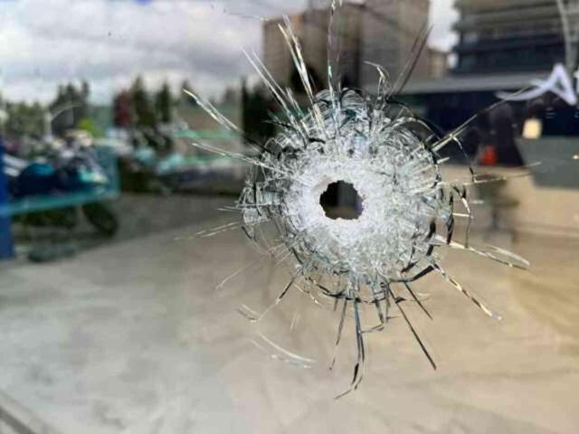 Esenyurt'ta iş yerine kurşun yağdıran zanlıların yeni görüntüleri ortaya çıktı