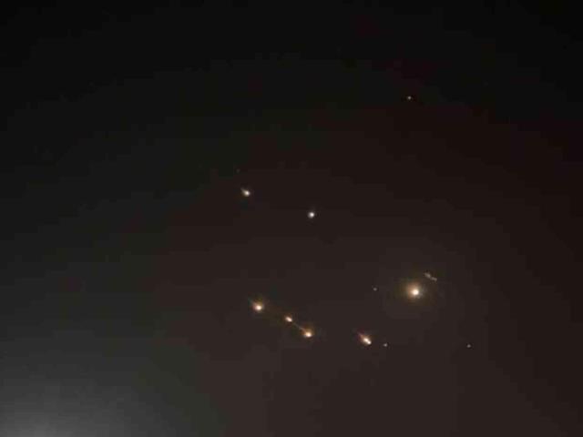 İran, İsrail'e 'Gerçek Vaat' operasyonu! 300'e yakın füze ve İHA ile saldırdılar