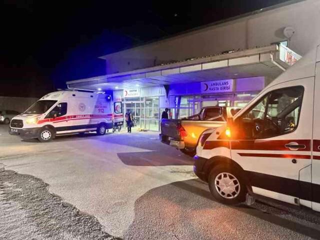 Akılalmaz kaza! Sağlık memuru ve kadın doktor arkadaşı birlikte oldukları sırada balkondan düştü