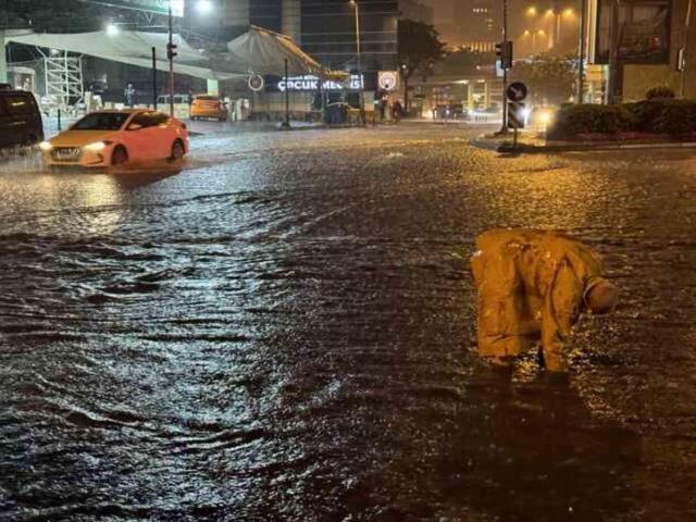 Ankara'yı bir kez daha sağanak vurdu