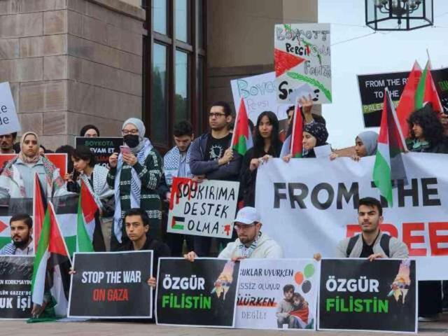 Koç Üniversitesi Öğrencileri Filistin'e Destek Eylemi Yaptı
