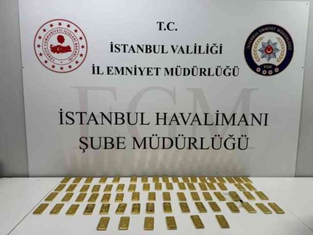 Pusetin altına sakladılar! Bebek arabasının altından 73 kilo külçe altın çıktı