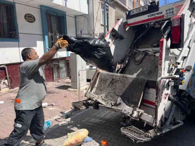 Kötü kokuyu ceset sandılar! İhbar edilen daire çöp ev çıktı