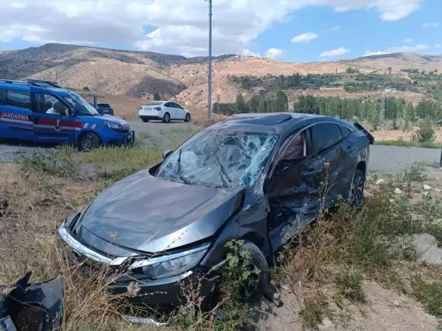 Kayseri'de otomobil ile minibüs çarpıştı, yaralılar var