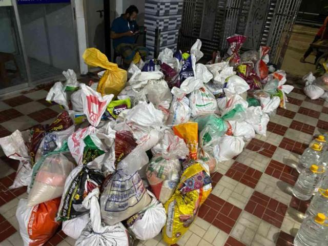 Help Yetim, Bangladeş'teki Sel Mağdurlarına Kayıklarla Yardım Ulaştırdı