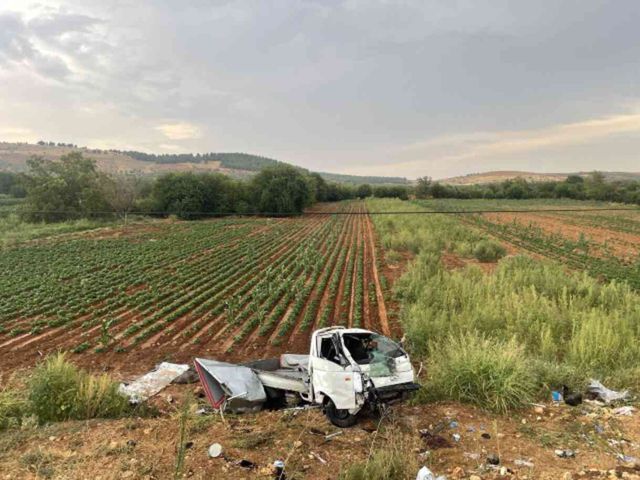 Gaziantep'te tarım işçilerini taşıyan kamyonet şarampole uçtu: 1 ölü, 22 yaralı