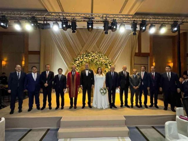 Talimat Bakan Şimşek'ten! Banka müdürlerinin takı kuyruğuna girdiği düğüne inceleme