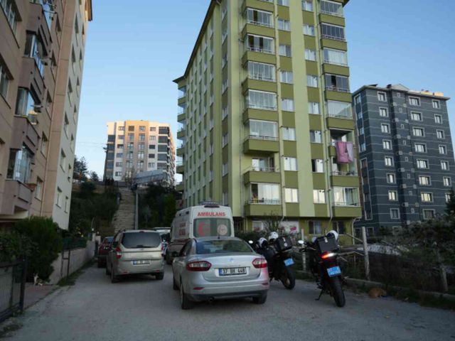 Polis memuru tartıştığı eşini öldürüp 112'yi aradı