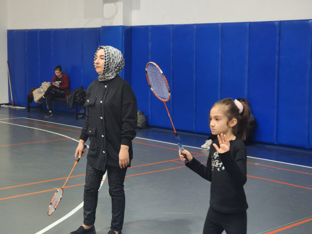 Keçiören'de 3. Geleneksel Aileler Arası Badminton Şampiyonası Gerçekleşti