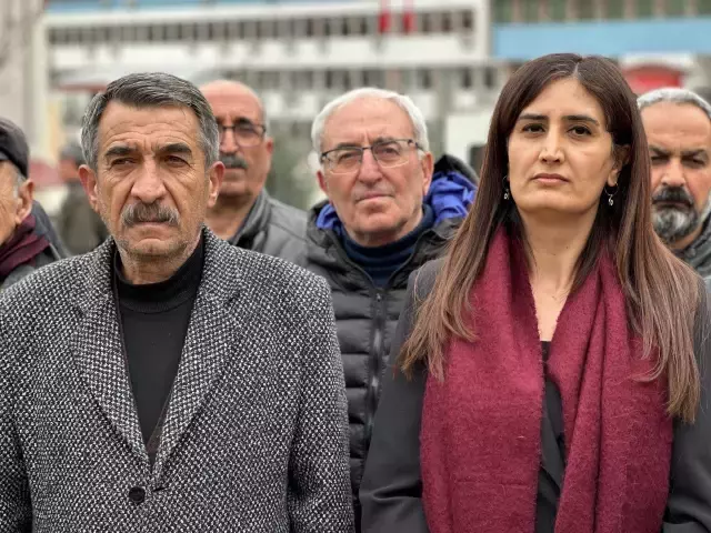 Tunceli Belediyesi Eş Başkan Birsen Orhan'ın (sağda), DEM Partili Meclis Üyesi (solda)