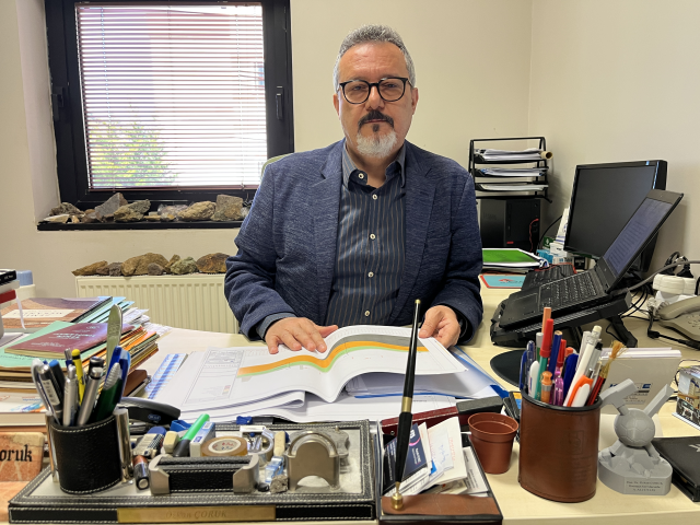 İki ayrı noktadaki yangınlarla ilgili uzmanından tüm soru işaretlerine yanıt