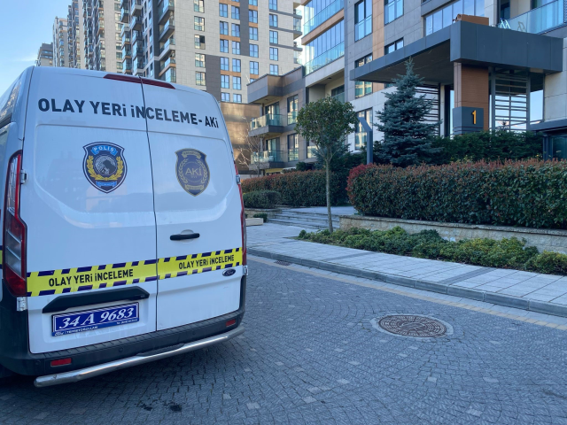 Ümraniye'de 23 Yaşındaki Genç 28. Kattan Düşerek Hayatını Kaybetti