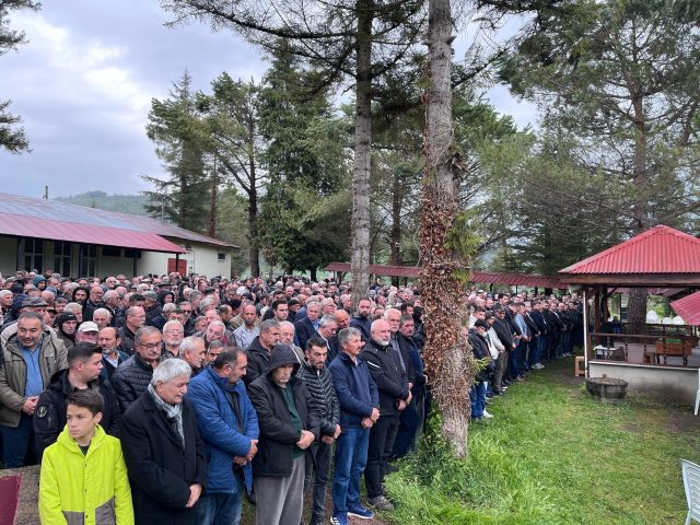 Eşini patpat kazasında kaybeden yaşlı adam 12 saat sonra kalp krizinden öldü