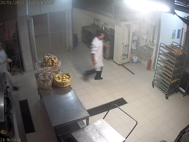 Bolu'daki otel faciasında yangının çıkış anı kamerada