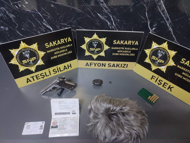 Uyuşturucu Ticareti Yaparken Perukla Yakalandı