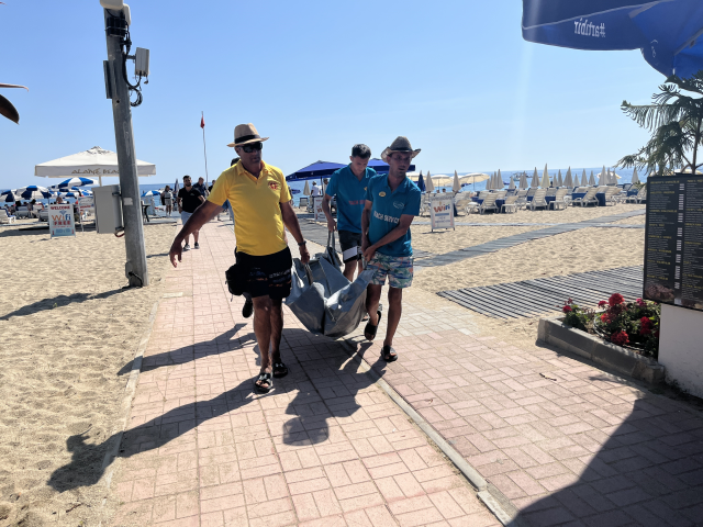 Alanya'da Alman Turist Güneşlenirken Hayatını Kaybetti