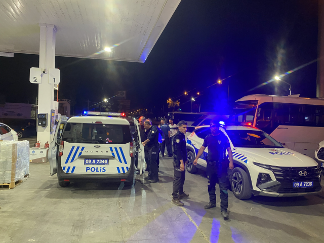 Önce direndi sonra olay yerine çağırdığı arkadaşlarıyla polise tehdit ve hakaretler savurdu