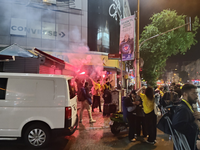 Fenerbahçe'nin şampiyonluğu Bağdat Caddesi'ni bayram yerine çevirdi