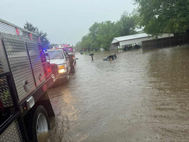 Teksas'ı fırtına vurdu! 160 bin kişi elektriksiz kaldı