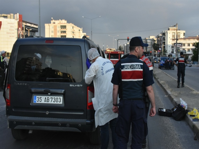 3 kişinin öldüğü, 3 kişinin de yaralandığı silahlı saldırı kamerada