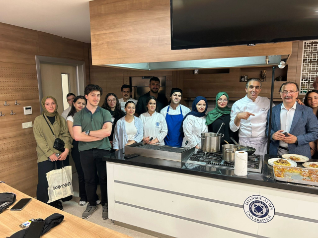 Türk Mutfağı Haftası'nda 'Zamanın Tenceresi' Kaynadı