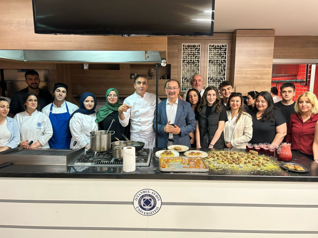 Türk Mutfağı Haftası'nda 'Zamanın Tenceresi' Kaynadı