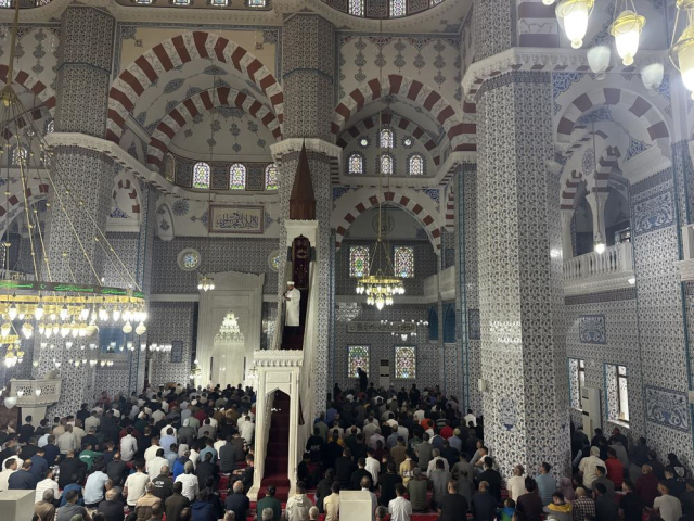 İlk bayram namazı Iğdır'da kılındı